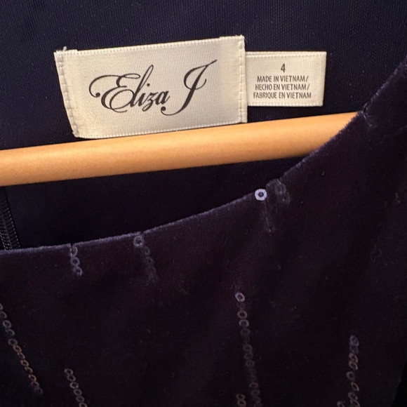 ✨NWOT✨ Eliza J Navy Sequinned Dress - Sz 4 - Picture 4 of 4